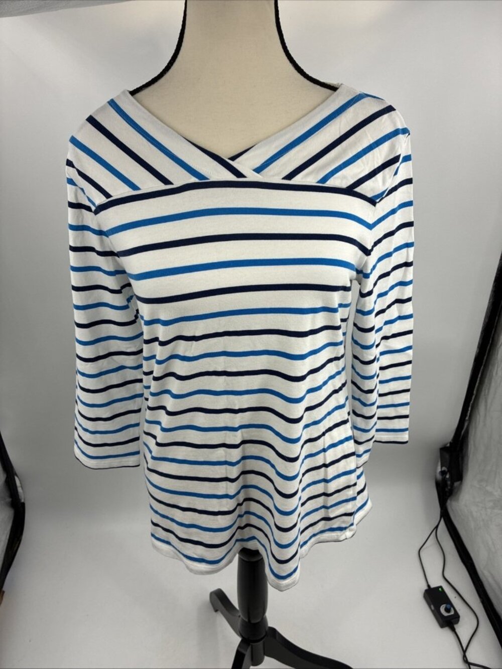 Croft & Barrow Womens Striped Knit Top Blue White 3/4 Sleeve Surplice Neck S - Picture 5 of 9